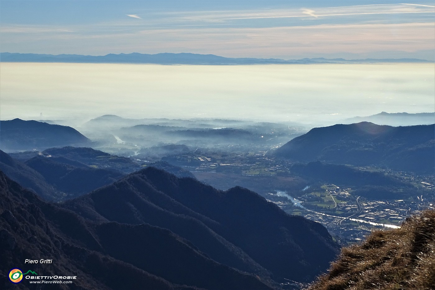 84 Vista sulla valle dell'Adda ela pianura.JPG